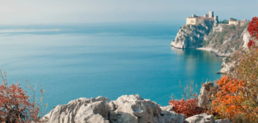 Reflective walks between the Karst and the sea: a new programme for wellbeing Reflective walks between the Karst and the sea: a new programme for wellbeing
